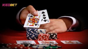 วิธีการเล่นโป๊กเกอร์ขั้นพื้นฐาน: คู่มือโดยละเอียดสำหรับผู้เริ่มต้น